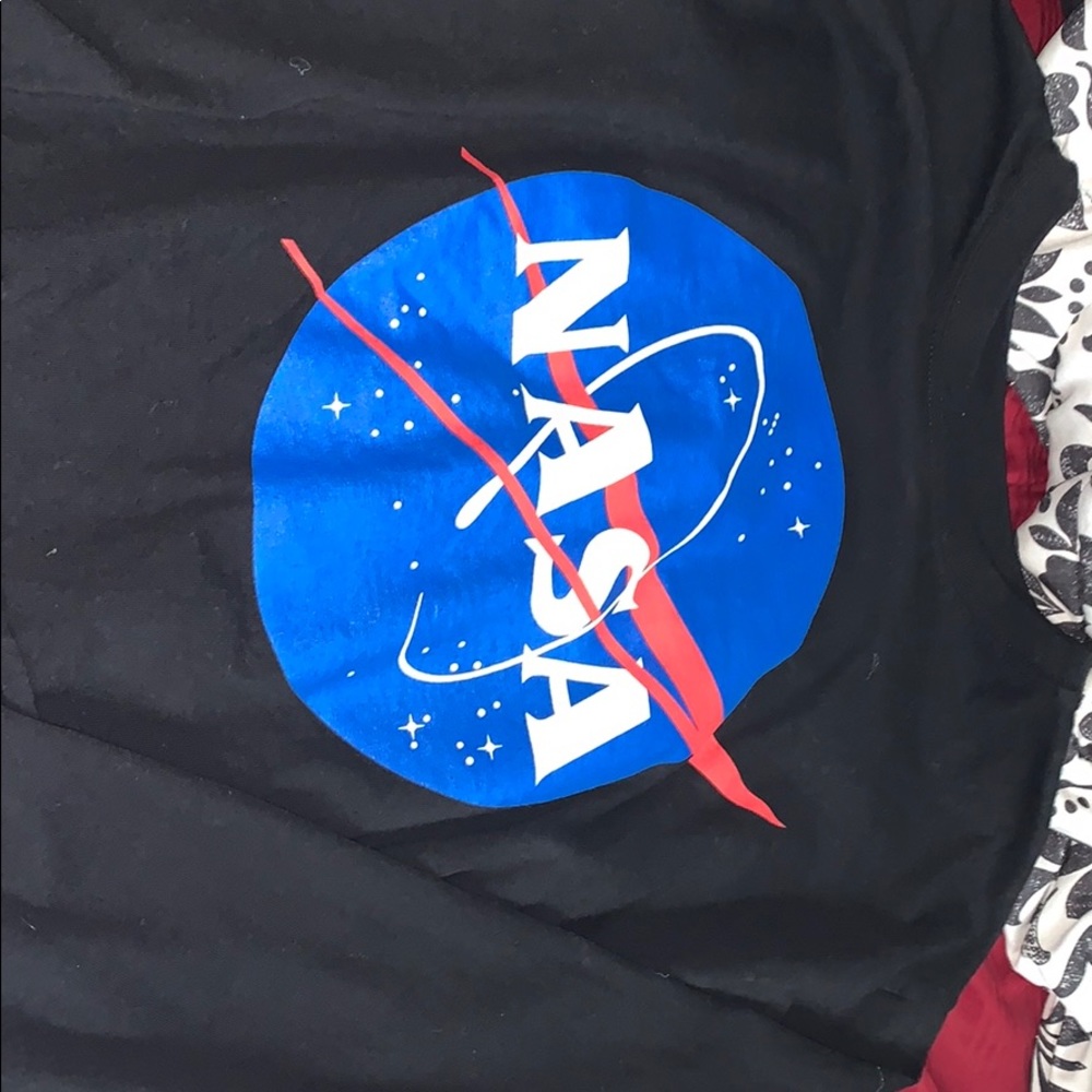 black long sleeve nasa cropped shirt